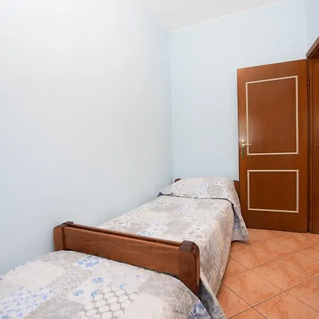 Apartman Petra 5 Holiday home Banjole