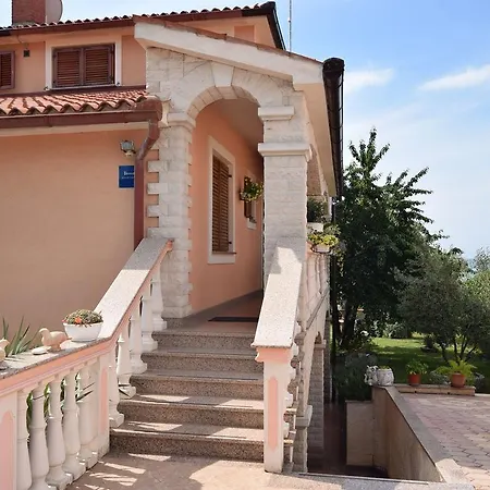 Apartman Petra 5 *